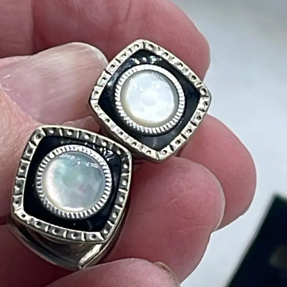 Vintage Snap-Clip mother of pearl cufflinks.